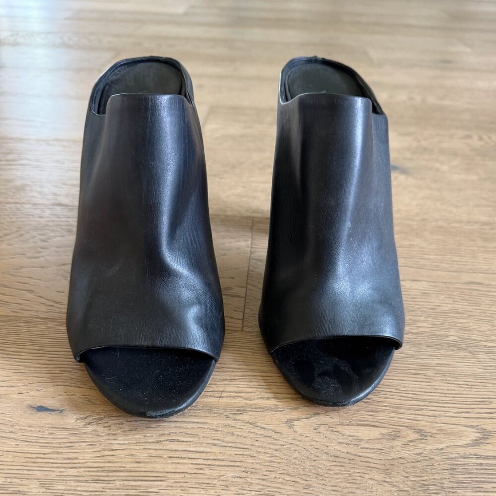 VINCE Black Heel - Size 10 / 40